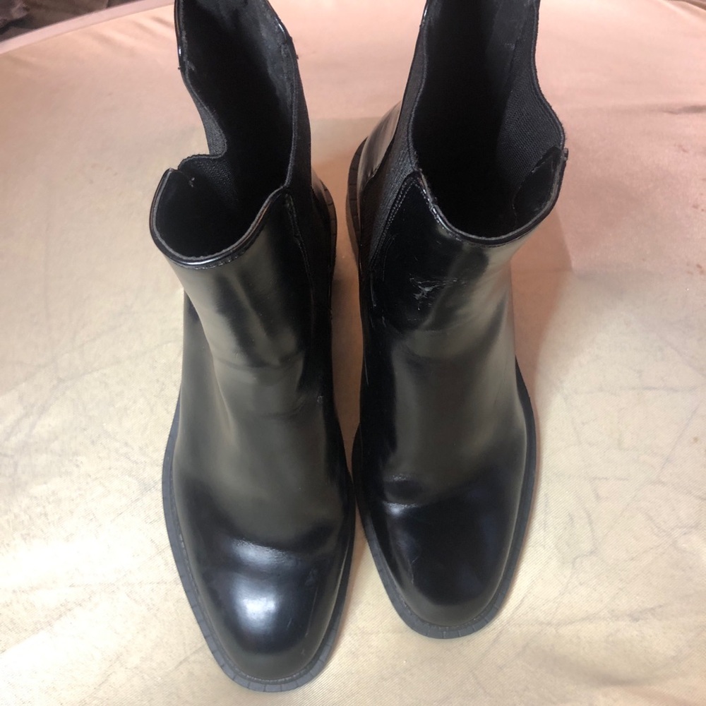 Zara Black Leather Booties. Gold trim on heel. Size 6